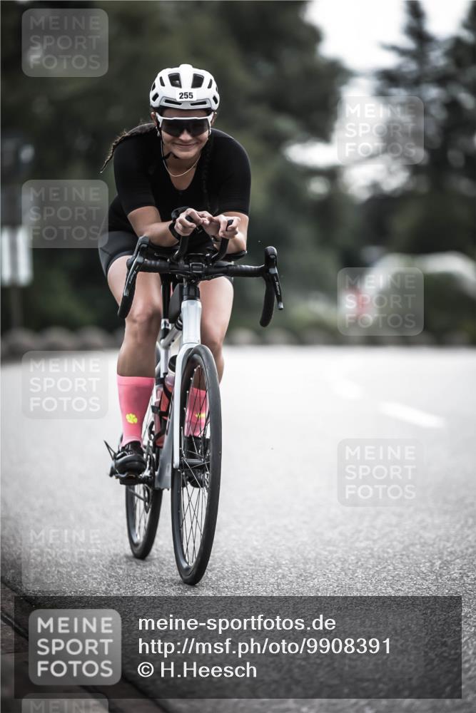 21.06.2026 - 29. Vierlanden-Triathlon H.Heesch http://msf.ph/oto/9908391 21.06.2026 09:25:09 Radfahren 25, 68, 255 meine-sportfotos.de