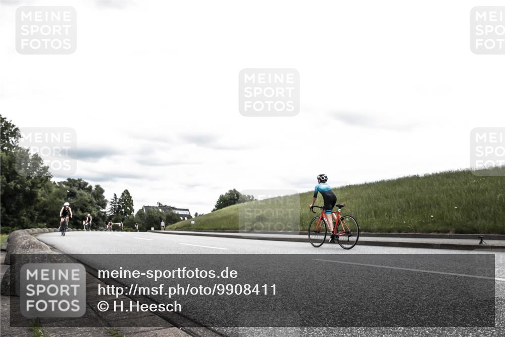 21.06.2026 - 29. Vierlanden-Triathlon H.Heesch http://msf.ph/oto/9908411 21.06.2026 14:43:47 Radfahren 1230, 1276 meine-sportfotos.de