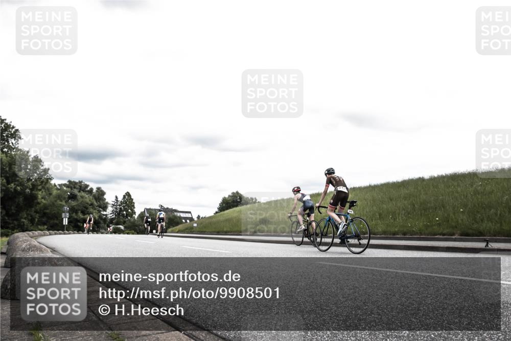 21.06.2026 - 29. Vierlanden-Triathlon H.Heesch http://msf.ph/oto/9908501 21.06.2026 14:44:04 Radfahren 1290 meine-sportfotos.de