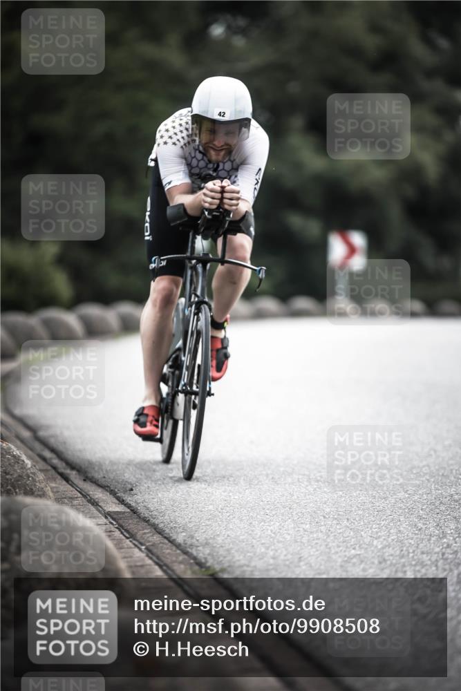 21.06.2026 - 29. Vierlanden-Triathlon H.Heesch http://msf.ph/oto/9908508 21.06.2026 09:25:34 Radfahren 42, 153, 187 meine-sportfotos.de