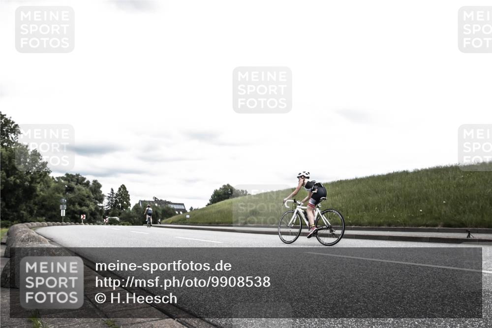 21.06.2026 - 29. Vierlanden-Triathlon H.Heesch http://msf.ph/oto/9908538 21.06.2026 14:44:36 Radfahren  meine-sportfotos.de