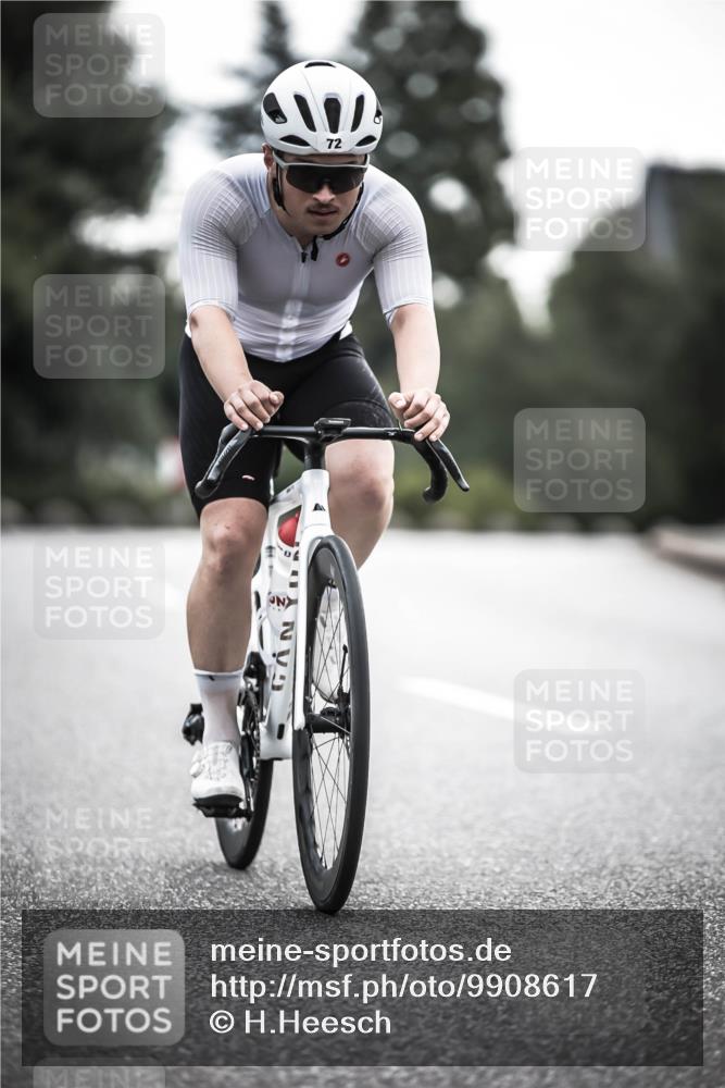 21.06.2026 - 29. Vierlanden-Triathlon H.Heesch http://msf.ph/oto/9908617 21.06.2026 09:25:56 Radfahren 72, 294 meine-sportfotos.de