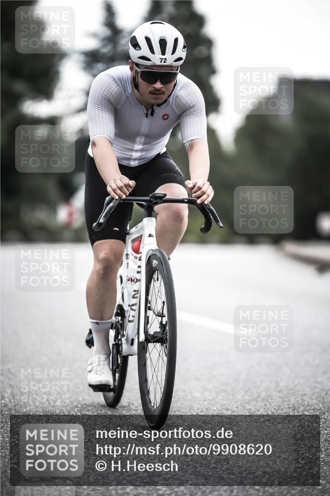 21.06.2026 - 29. Vierlanden-Triathlon H.Heesch http://msf.ph/oto/9908620 21.06.2026 09:25:56 Radfahren 72, 294 meine-sportfotos.de