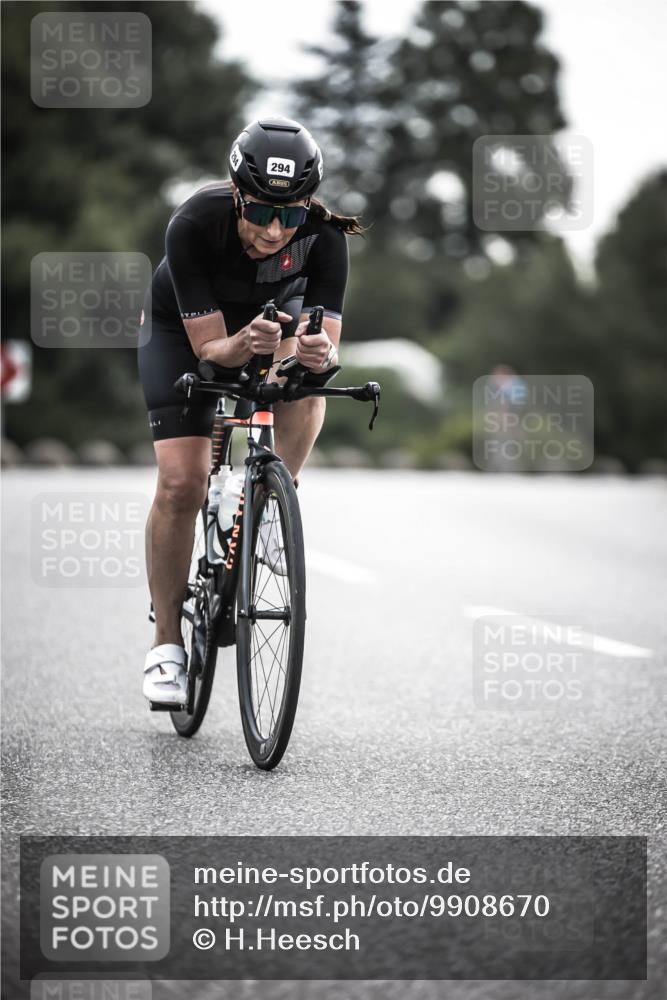 21.06.2026 - 29. Vierlanden-Triathlon H.Heesch http://msf.ph/oto/9908670 21.06.2026 09:26:01 Radfahren 260, 294 meine-sportfotos.de