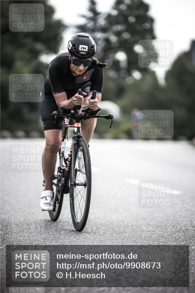 21.06.2026 - 29. Vierlanden-Triathlon H.Heesch http://msf.ph/oto/9908673 21.06.2026 09:26:01 Radfahren 260, 294 meine-sportfotos.de