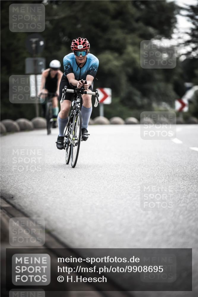 21.06.2026 - 29. Vierlanden-Triathlon H.Heesch http://msf.ph/oto/9908695 21.06.2026 09:26:08 Radfahren 51, 160, 235, 260 meine-sportfotos.de