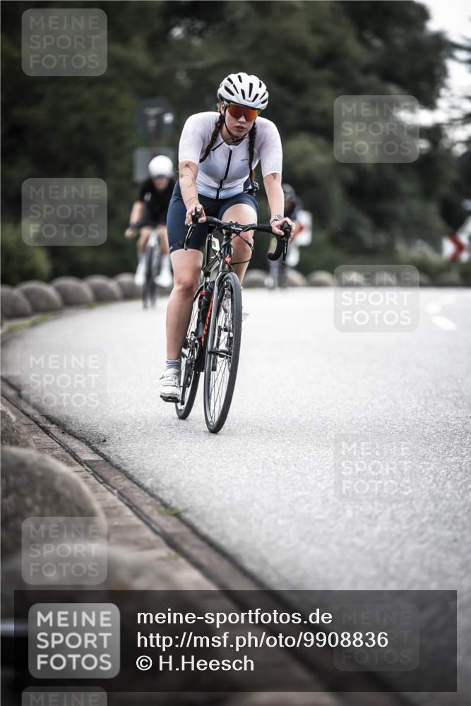 21.06.2026 - 29. Vierlanden-Triathlon H.Heesch http://msf.ph/oto/9908836 21.06.2026 09:26:21 Radfahren 55, 78, 106, 269 meine-sportfotos.de
