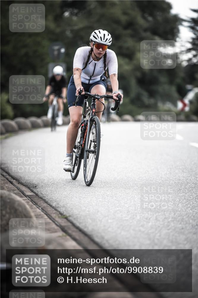 21.06.2026 - 29. Vierlanden-Triathlon H.Heesch http://msf.ph/oto/9908839 21.06.2026 09:26:21 Radfahren 55, 78, 106, 269 meine-sportfotos.de