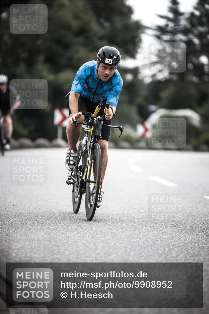 21.06.2026 - 29. Vierlanden-Triathlon H.Heesch http://msf.ph/oto/9908952 21.06.2026 09:26:51 Radfahren 90, 108, 230 meine-sportfotos.de