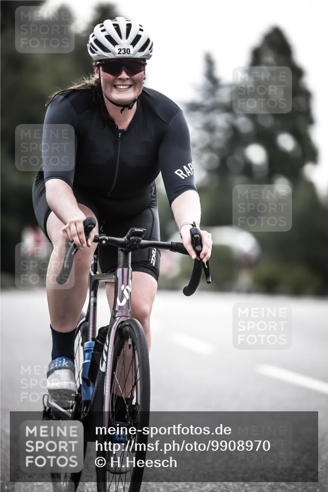 21.06.2026 - 29. Vierlanden-Triathlon H.Heesch http://msf.ph/oto/9908970 21.06.2026 09:26:55 Radfahren 90, 197, 230, 1355 meine-sportfotos.de