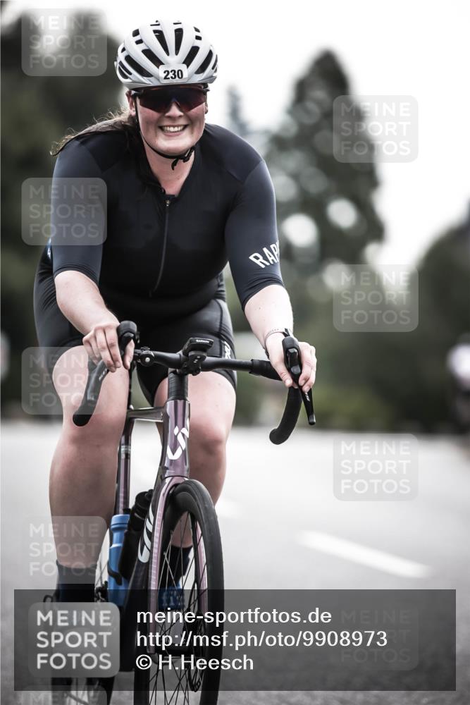 21.06.2026 - 29. Vierlanden-Triathlon H.Heesch http://msf.ph/oto/9908973 21.06.2026 09:26:55 Radfahren 90, 197, 230, 1355 meine-sportfotos.de