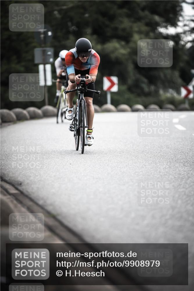 21.06.2026 - 29. Vierlanden-Triathlon H.Heesch http://msf.ph/oto/9908979 21.06.2026 09:26:59 Radfahren 75, 197, 1355 meine-sportfotos.de
