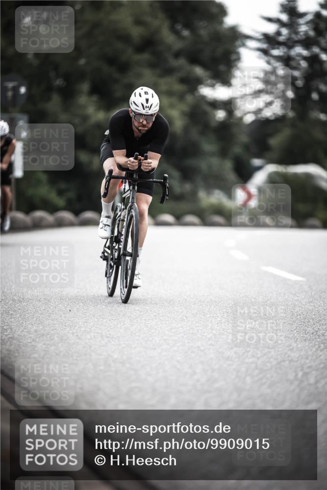 21.06.2026 - 29. Vierlanden-Triathlon H.Heesch http://msf.ph/oto/9909015 21.06.2026 09:27:07 Radfahren 75, 84, 169, 198 meine-sportfotos.de