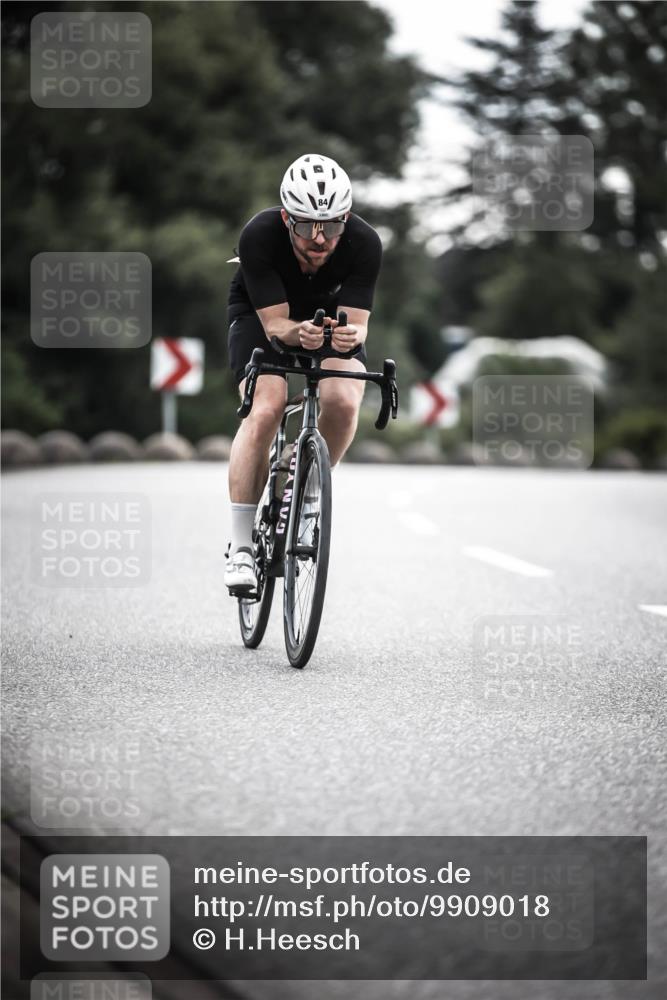 21.06.2026 - 29. Vierlanden-Triathlon H.Heesch http://msf.ph/oto/9909018 21.06.2026 09:27:08 Radfahren 27, 75, 84, 169, 198 meine-sportfotos.de