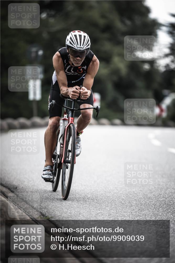 21.06.2026 - 29. Vierlanden-Triathlon H.Heesch http://msf.ph/oto/9909039 21.06.2026 09:27:09 Radfahren 27, 84, 169, 198 meine-sportfotos.de