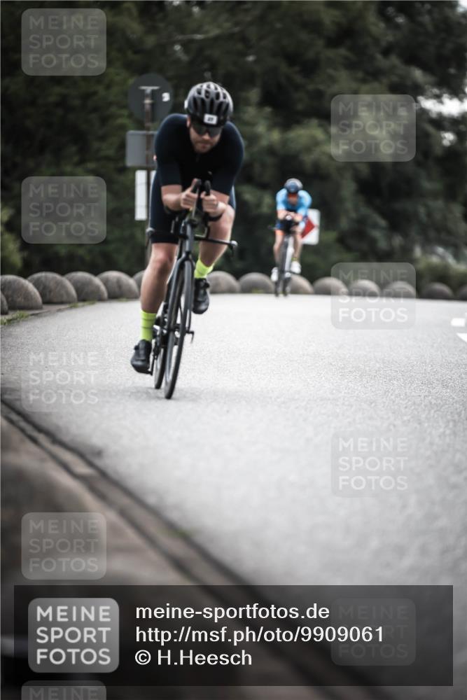 21.06.2026 - 29. Vierlanden-Triathlon H.Heesch http://msf.ph/oto/9909061 21.06.2026 09:27:16 Radfahren 27, 43, 56, 103, 139, 179, 198 meine-sportfotos.de