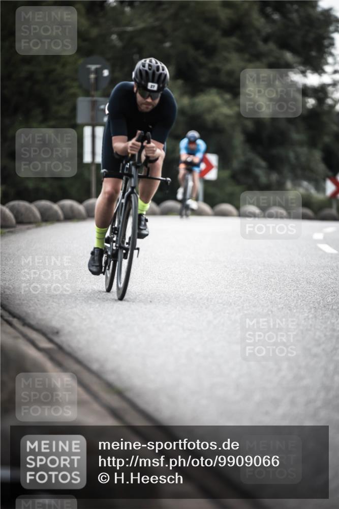 21.06.2026 - 29. Vierlanden-Triathlon H.Heesch http://msf.ph/oto/9909066 21.06.2026 09:27:16 Radfahren 27, 43, 56, 103, 139, 179, 198 meine-sportfotos.de