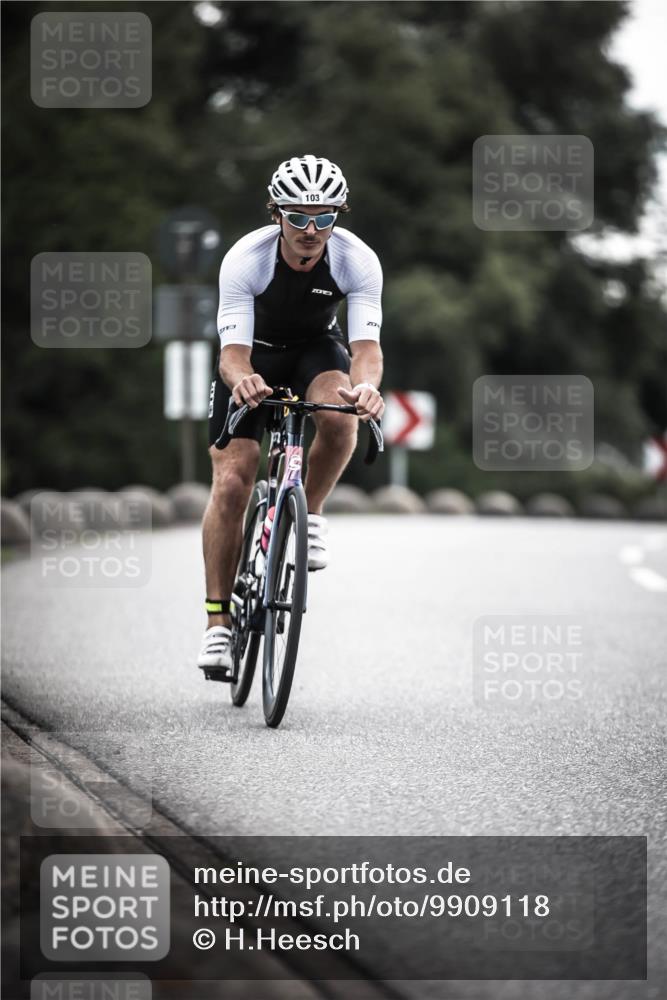 21.06.2026 - 29. Vierlanden-Triathlon H.Heesch http://msf.ph/oto/9909118 21.06.2026 09:27:23 Radfahren 56, 69, 86, 103, 130, 139, 157 meine-sportfotos.de