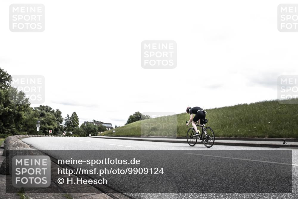 21.06.2026 - 29. Vierlanden-Triathlon H.Heesch http://msf.ph/oto/9909124 21.06.2026 14:55:08 Radfahren  meine-sportfotos.de