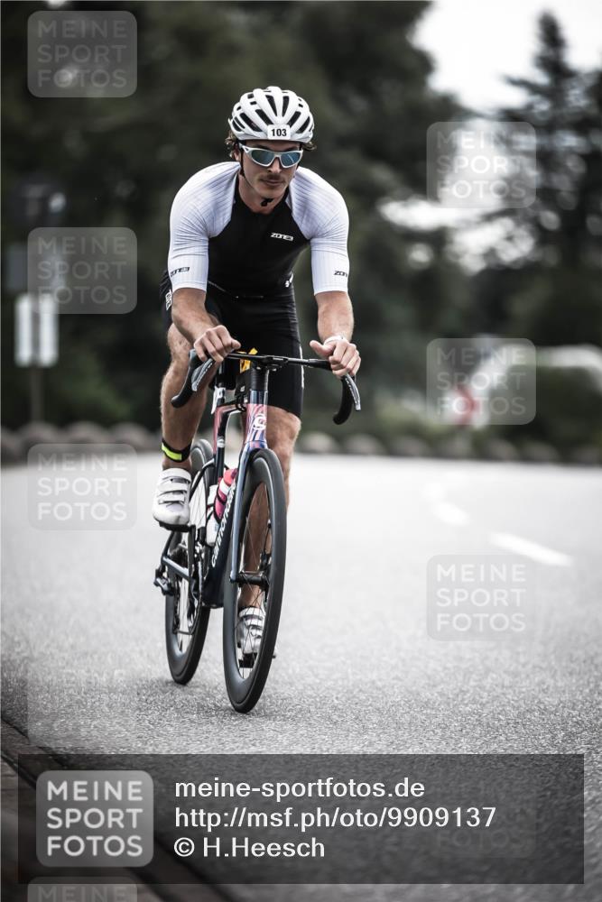 21.06.2026 - 29. Vierlanden-Triathlon H.Heesch http://msf.ph/oto/9909137 21.06.2026 09:27:23 Radfahren 56, 69, 86, 103, 130, 139, 157 meine-sportfotos.de