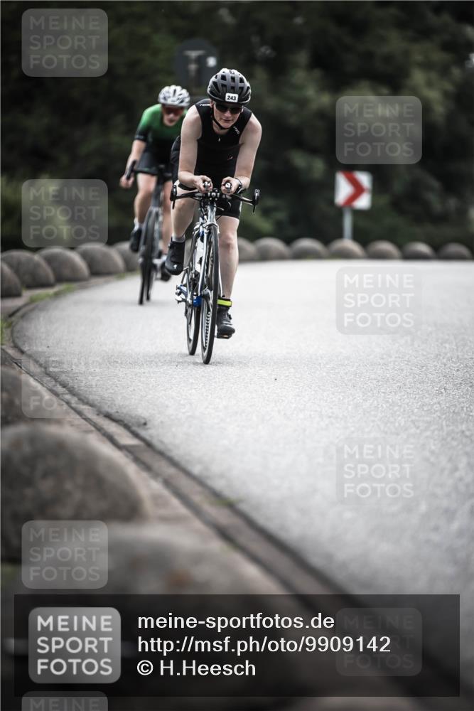21.06.2026 - 29. Vierlanden-Triathlon H.Heesch http://msf.ph/oto/9909142 21.06.2026 09:27:42 Radfahren 135, 243, 259 meine-sportfotos.de