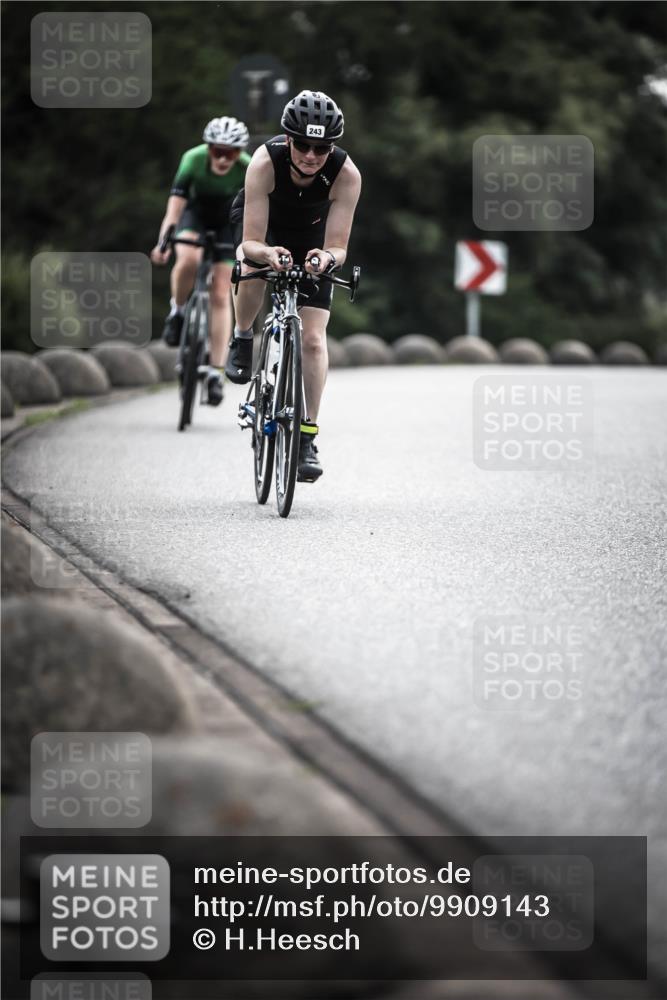 21.06.2026 - 29. Vierlanden-Triathlon H.Heesch http://msf.ph/oto/9909143 21.06.2026 09:27:42 Radfahren 135, 243, 259 meine-sportfotos.de