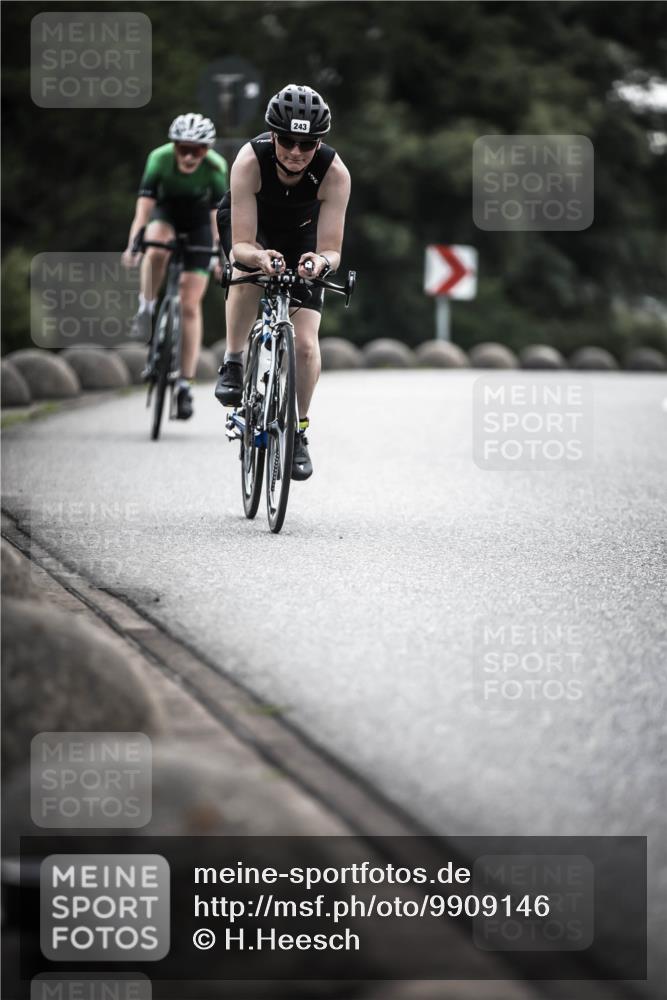 21.06.2026 - 29. Vierlanden-Triathlon H.Heesch http://msf.ph/oto/9909146 21.06.2026 09:27:42 Radfahren 135, 243, 259 meine-sportfotos.de