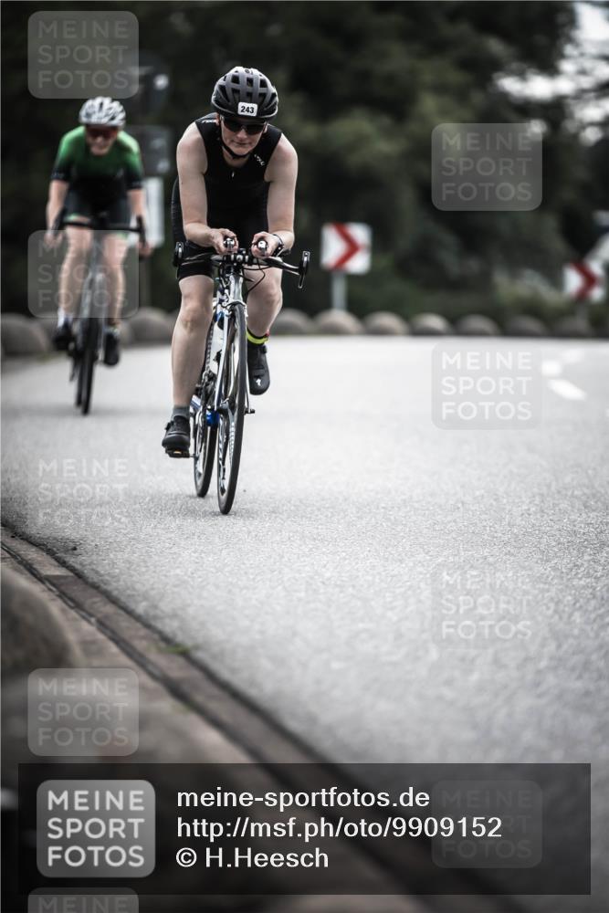 21.06.2026 - 29. Vierlanden-Triathlon H.Heesch http://msf.ph/oto/9909152 21.06.2026 09:27:42 Radfahren 135, 243, 259 meine-sportfotos.de
