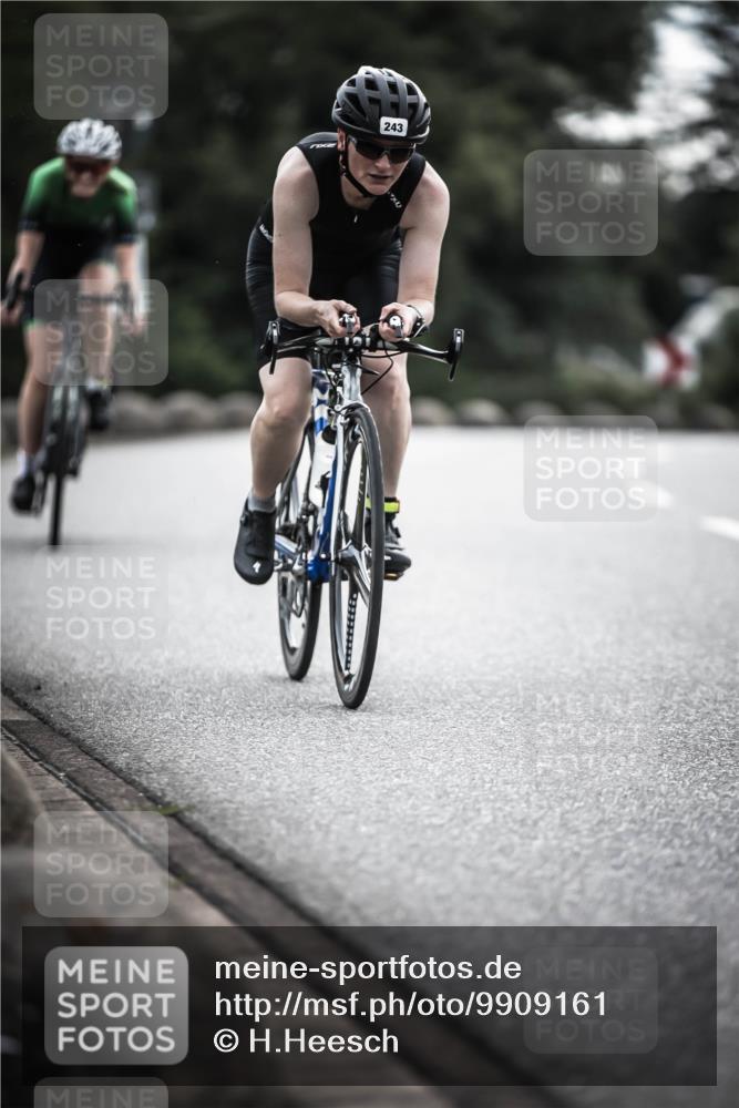 21.06.2026 - 29. Vierlanden-Triathlon H.Heesch http://msf.ph/oto/9909161 21.06.2026 09:27:43 Radfahren 135, 243, 259 meine-sportfotos.de