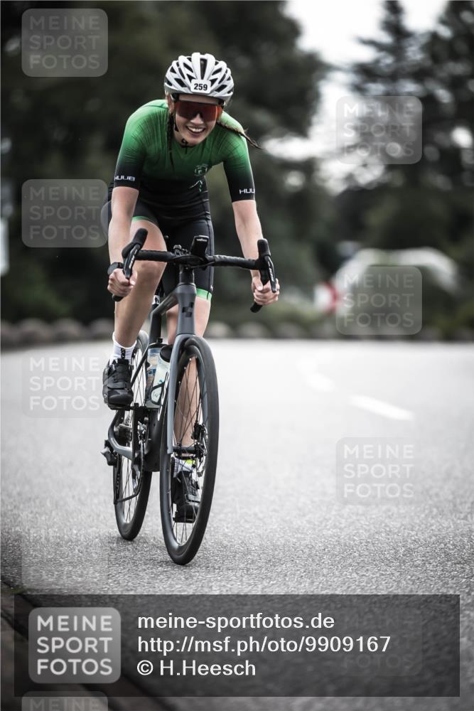 21.06.2026 - 29. Vierlanden-Triathlon H.Heesch http://msf.ph/oto/9909167 21.06.2026 09:27:44 Radfahren 135, 243, 259 meine-sportfotos.de