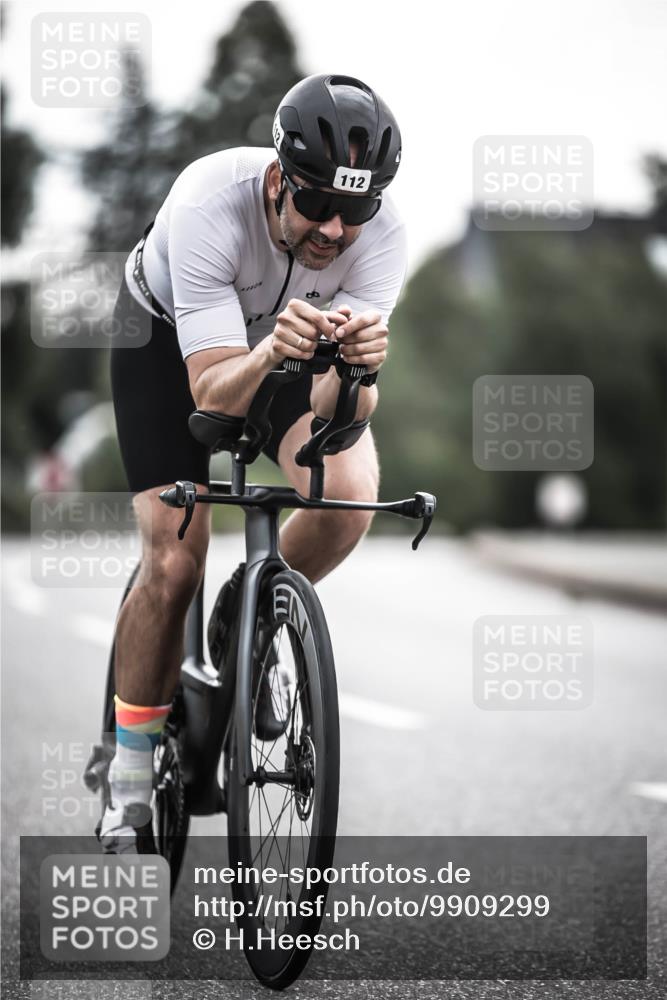 21.06.2026 - 29. Vierlanden-Triathlon H.Heesch http://msf.ph/oto/9909299 21.06.2026 09:28:07 Radfahren 112, 122 meine-sportfotos.de