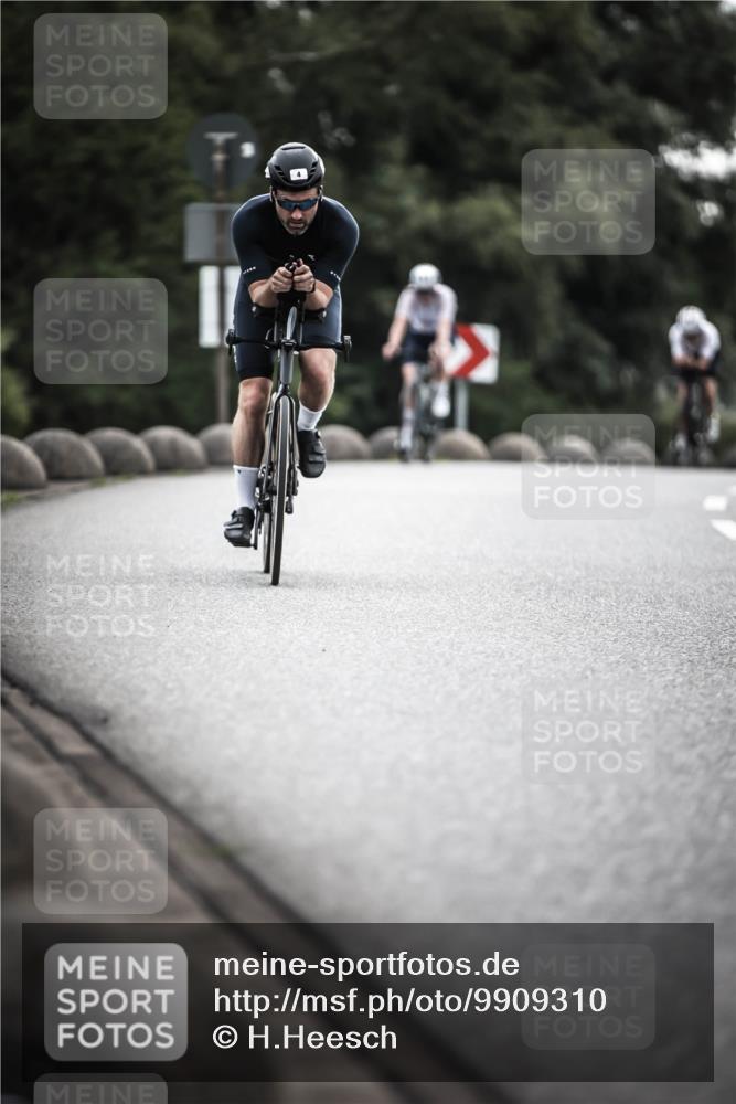 21.06.2026 - 29. Vierlanden-Triathlon H.Heesch http://msf.ph/oto/9909310 21.06.2026 09:28:17 Radfahren 4, 151, 154, 277 meine-sportfotos.de