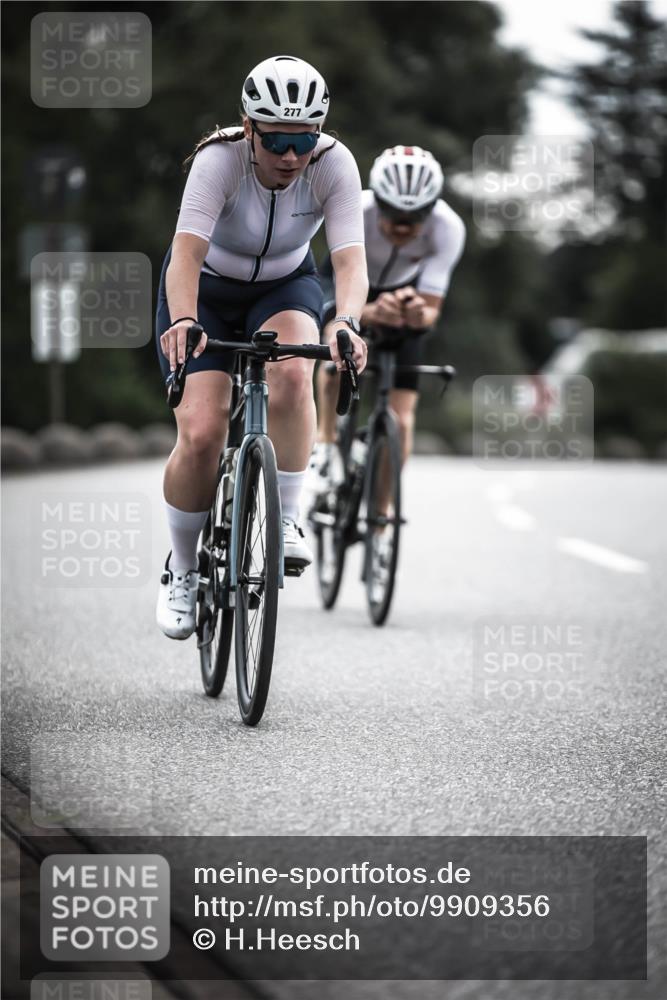 21.06.2026 - 29. Vierlanden-Triathlon H.Heesch http://msf.ph/oto/9909356 21.06.2026 09:28:21 Radfahren 4, 151, 154, 277 meine-sportfotos.de