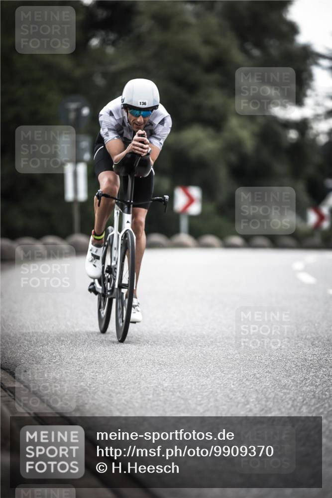 21.06.2026 - 29. Vierlanden-Triathlon H.Heesch http://msf.ph/oto/9909370 21.06.2026 09:29:08 Radfahren 5, 136, 142, 181, 195 meine-sportfotos.de