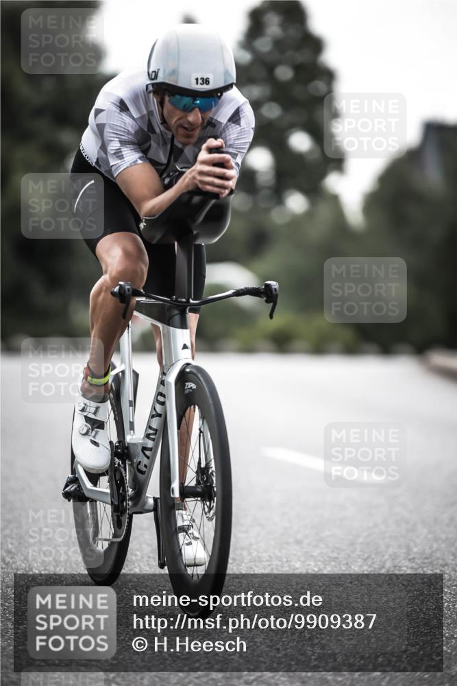21.06.2026 - 29. Vierlanden-Triathlon H.Heesch http://msf.ph/oto/9909387 21.06.2026 09:29:08 Radfahren 5, 136, 142, 181, 195 meine-sportfotos.de