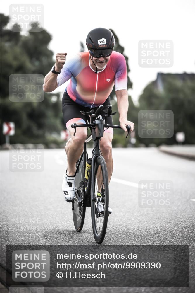 21.06.2026 - 29. Vierlanden-Triathlon H.Heesch http://msf.ph/oto/9909390 21.06.2026 09:29:14 Radfahren 5, 142, 181, 195 meine-sportfotos.de