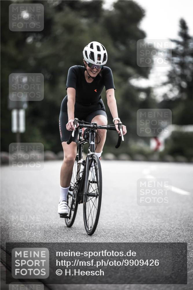 21.06.2026 - 29. Vierlanden-Triathlon H.Heesch http://msf.ph/oto/9909426 21.06.2026 09:29:23 Radfahren 141, 156, 236 meine-sportfotos.de