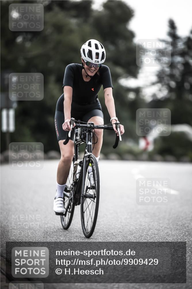 21.06.2026 - 29. Vierlanden-Triathlon H.Heesch http://msf.ph/oto/9909429 21.06.2026 09:29:23 Radfahren 141, 156, 236 meine-sportfotos.de