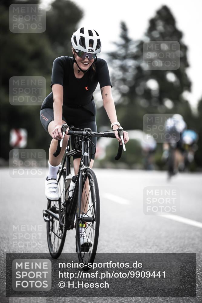 21.06.2026 - 29. Vierlanden-Triathlon H.Heesch http://msf.ph/oto/9909441 21.06.2026 09:29:24 Radfahren 141, 156, 236 meine-sportfotos.de