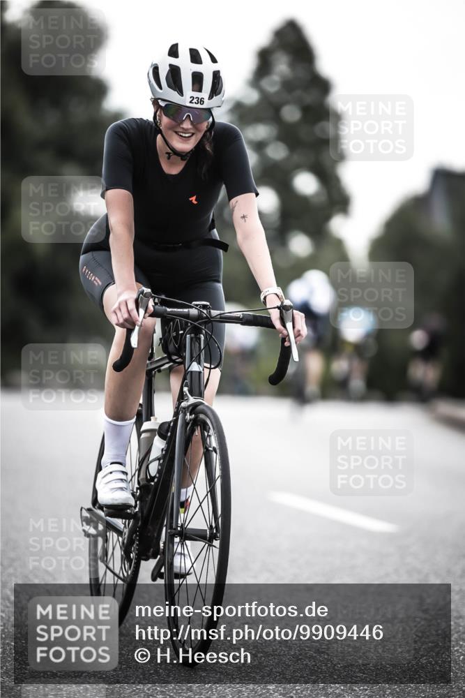 21.06.2026 - 29. Vierlanden-Triathlon H.Heesch http://msf.ph/oto/9909446 21.06.2026 09:29:24 Radfahren 141, 156, 236 meine-sportfotos.de