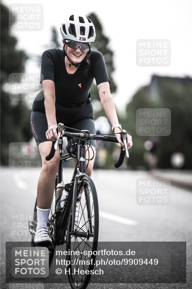 21.06.2026 - 29. Vierlanden-Triathlon H.Heesch http://msf.ph/oto/9909449 21.06.2026 09:29:24 Radfahren 141, 156, 236 meine-sportfotos.de
