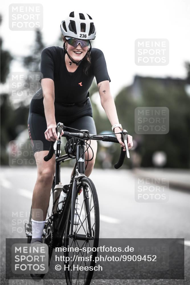 21.06.2026 - 29. Vierlanden-Triathlon H.Heesch http://msf.ph/oto/9909452 21.06.2026 09:29:24 Radfahren 141, 156, 236 meine-sportfotos.de