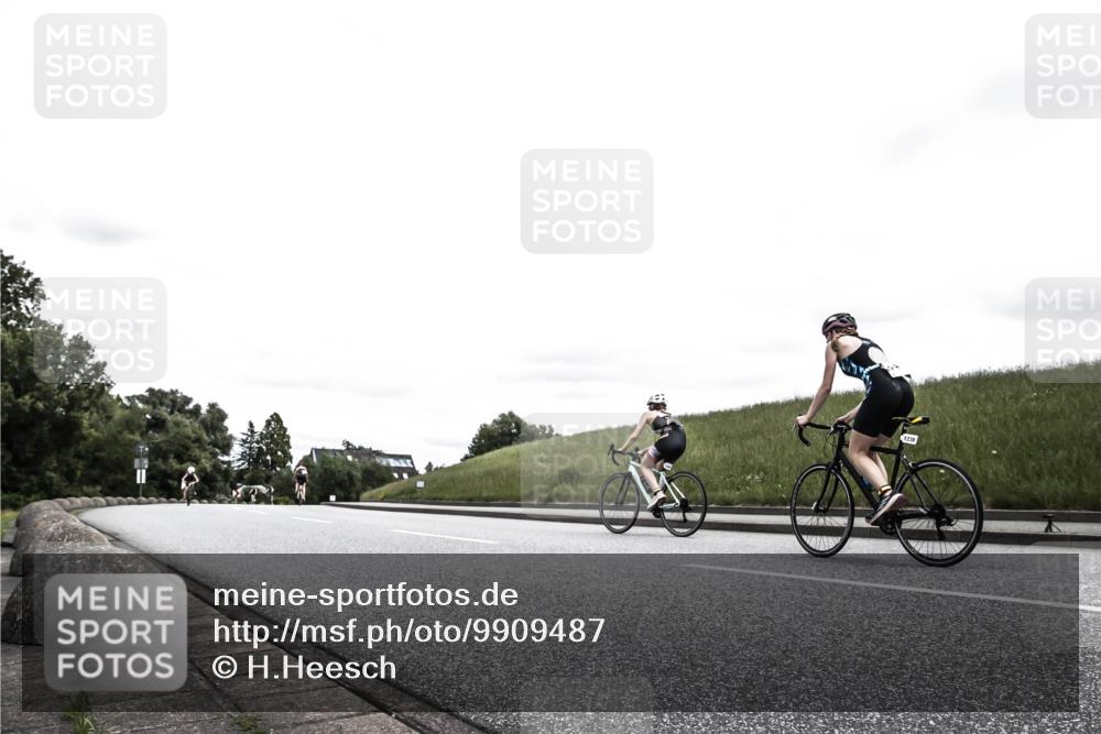 21.06.2026 - 29. Vierlanden-Triathlon H.Heesch http://msf.ph/oto/9909487 21.06.2026 14:57:50 Radfahren 1305 meine-sportfotos.de