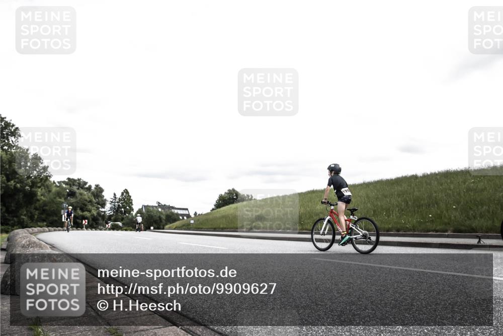 21.06.2026 - 29. Vierlanden-Triathlon H.Heesch http://msf.ph/oto/9909627 21.06.2026 15:00:05 Radfahren 1316 meine-sportfotos.de