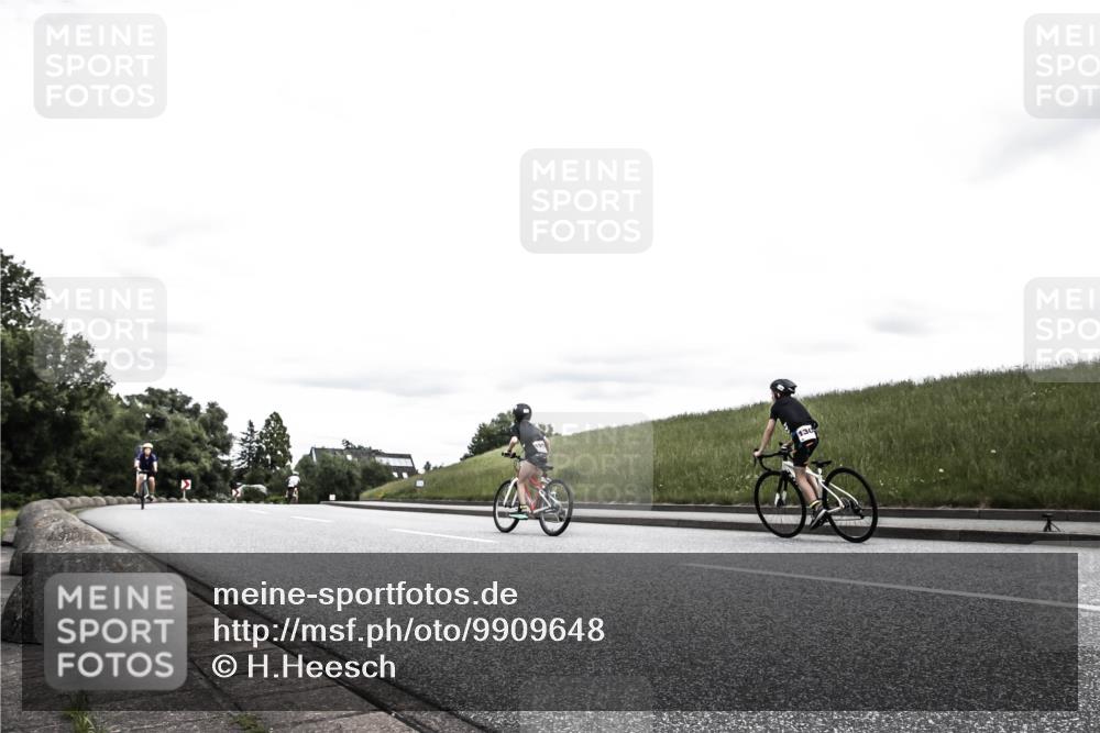 21.06.2026 - 29. Vierlanden-Triathlon H.Heesch http://msf.ph/oto/9909648 21.06.2026 15:00:06 Radfahren 1316 meine-sportfotos.de