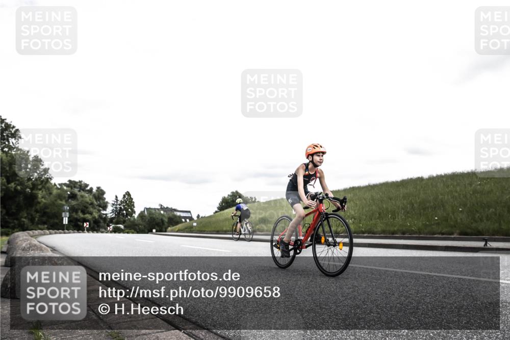 21.06.2026 - 29. Vierlanden-Triathlon H.Heesch http://msf.ph/oto/9909658 21.06.2026 15:00:20 Radfahren 1326 meine-sportfotos.de