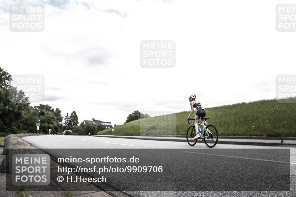21.06.2026 - 29. Vierlanden-Triathlon H.Heesch http://msf.ph/oto/9909706 21.06.2026 15:04:03 Radfahren  meine-sportfotos.de