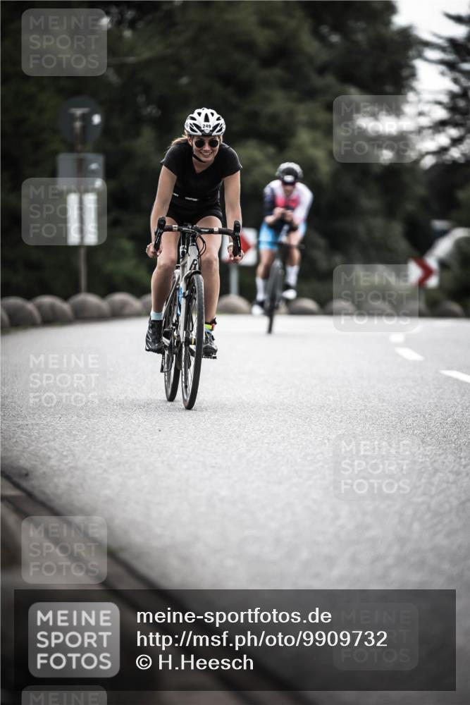 21.06.2026 - 29. Vierlanden-Triathlon H.Heesch http://msf.ph/oto/9909732 21.06.2026 09:29:40 Radfahren 186, 249 meine-sportfotos.de