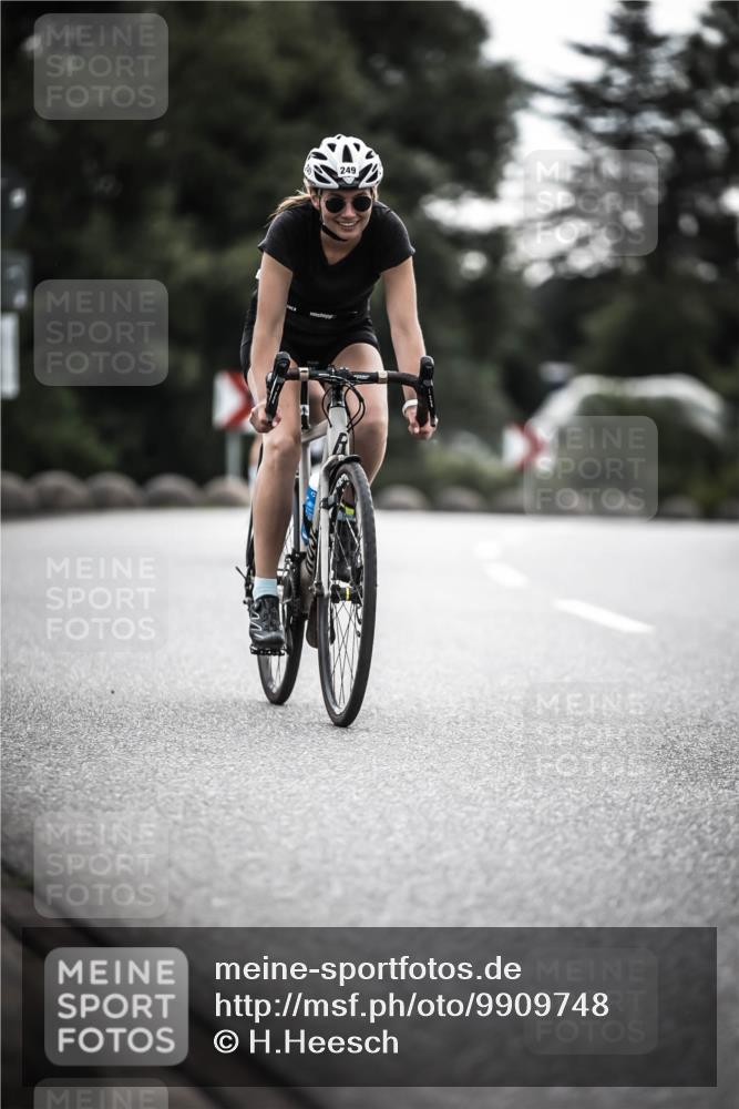21.06.2026 - 29. Vierlanden-Triathlon H.Heesch http://msf.ph/oto/9909748 21.06.2026 09:29:41 Radfahren 186, 249 meine-sportfotos.de