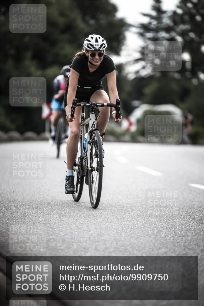 21.06.2026 - 29. Vierlanden-Triathlon H.Heesch http://msf.ph/oto/9909750 21.06.2026 09:29:41 Radfahren 186, 249 meine-sportfotos.de